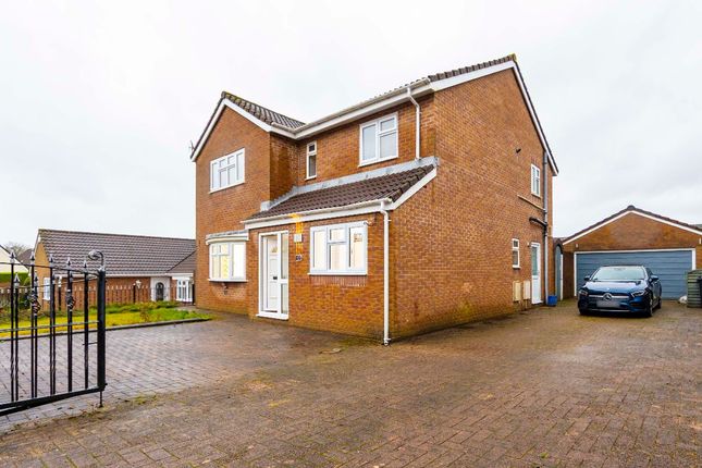 68 The Oaks, Treharris photo 2