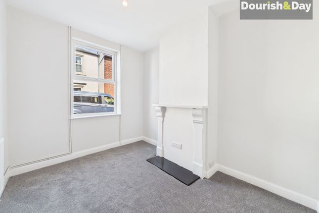 5 Jerningham Street, Stafford photo 2