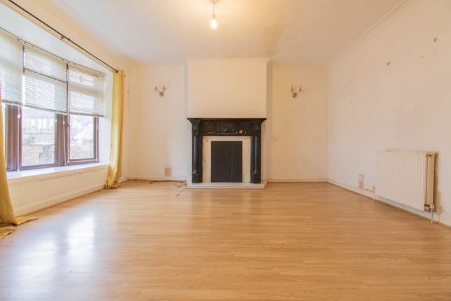 8 Harthill Road, Bathgate photo 2