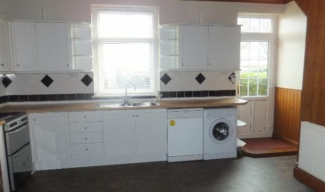 101, Overthorpe Road Thornhill Dewsbury photo 4