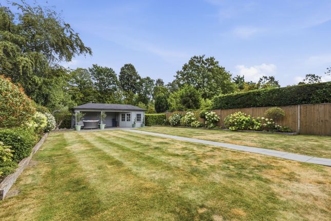 39, Trotsworth Avenue, Virginia Water photo 4