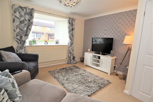 26, Meadow Way, Bracebridge Heath photo 2