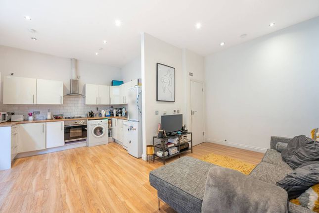 Thumbnail Flat for sale in Second Avenue, Hendon, London