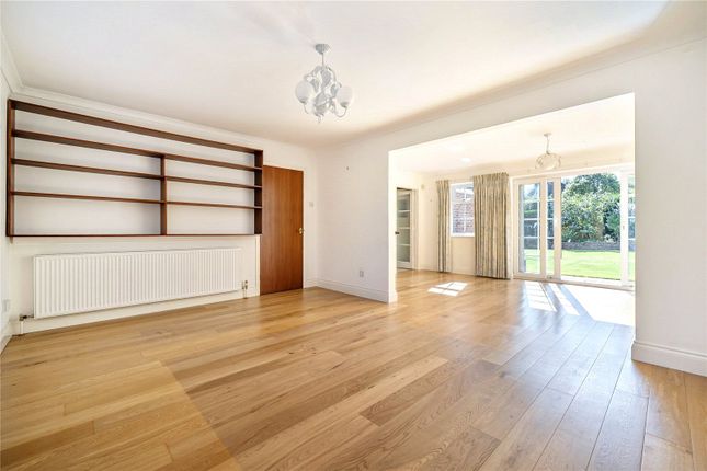 8, Cedar Close, Hampshire photo 4
