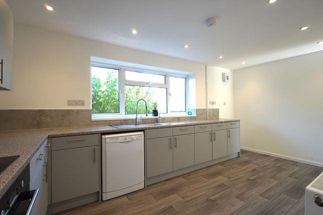 9, Manor Court Road, Bolsover photo 5
