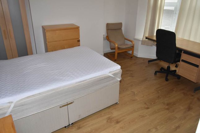 Bedroom 1 (2)