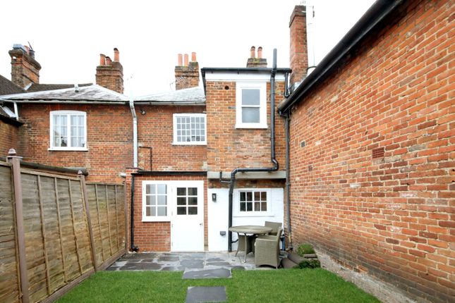 Terraced house to rent in London End, Beaconsfield