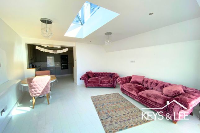 63, Mount Pleasant Road, Romford photo 4