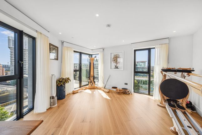 61 Westmont Apartments,, Fountain Park Way, White City photo 3