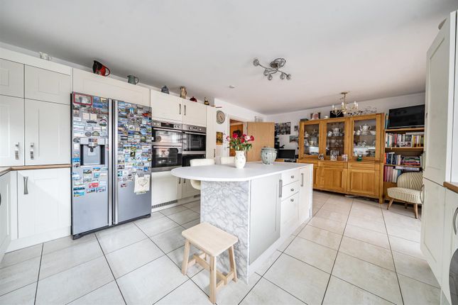 23 Sweeting Close, Taunton photo 3
