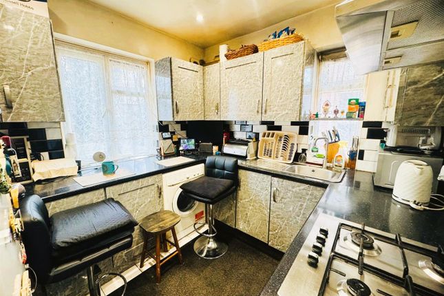 5, Fir Tree Road, Hounslow photo 3
