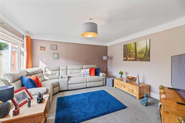 3 Whitehall Place, Frodsham photo 2