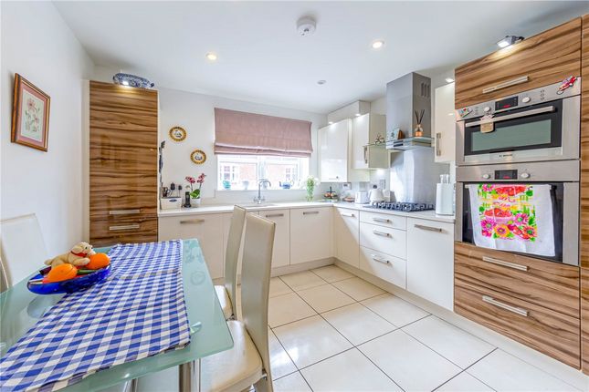 Flat for sale in Cassius Drive, St. Albans, Hertfordshire