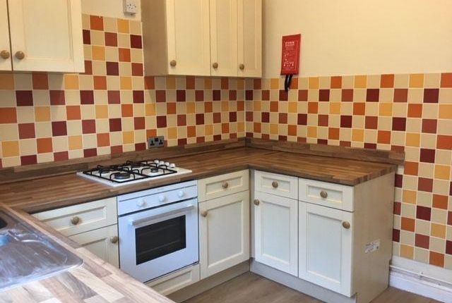 15, New England Road, Keighley photo 2