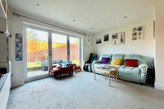 31, Green Lane, Leeds photo 3