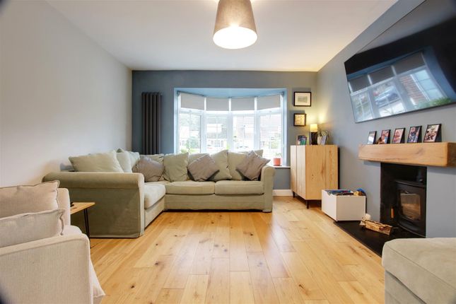 7, Hollyfield Close, Tring photo 4