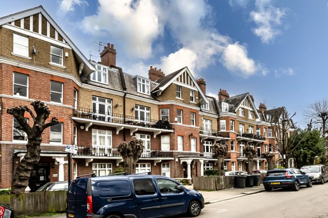 Flat for sale in Cavendish Gardens, Clapham, London