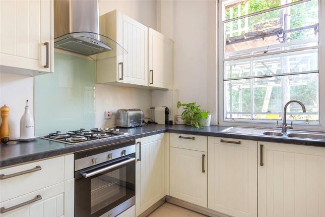 Flat A, 137, St. Georges Road, London photo 2
