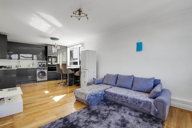 2-bed flat on 28, Forbes Court, Crystal Palace, £305,000
