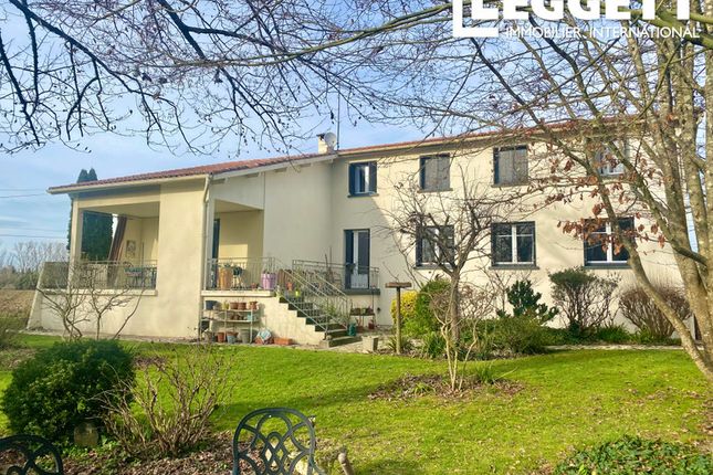 Villa for sale in Saint-Nicolas-De-La-Grave, Tarn-Et-Garonne, Occitanie