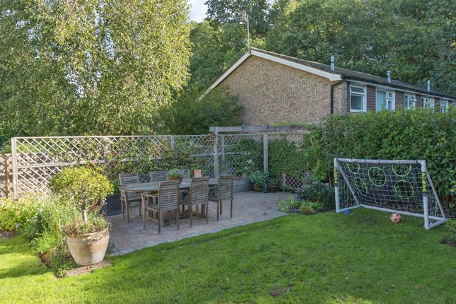 30, Cleveland, Kent photo 3