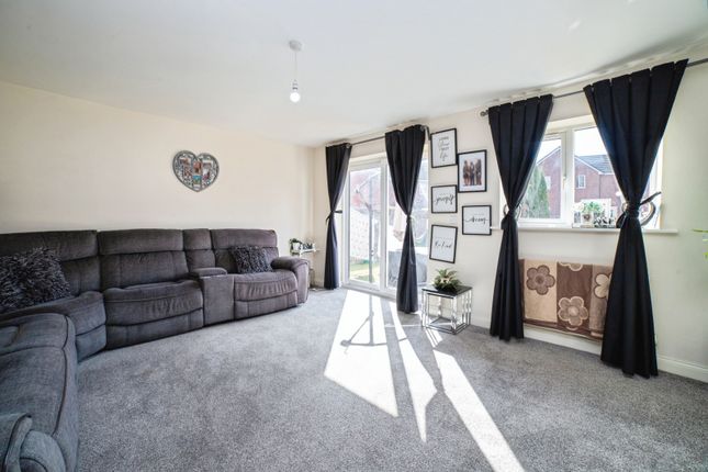 4, Bridge Close, Nottinghamshire photo 4