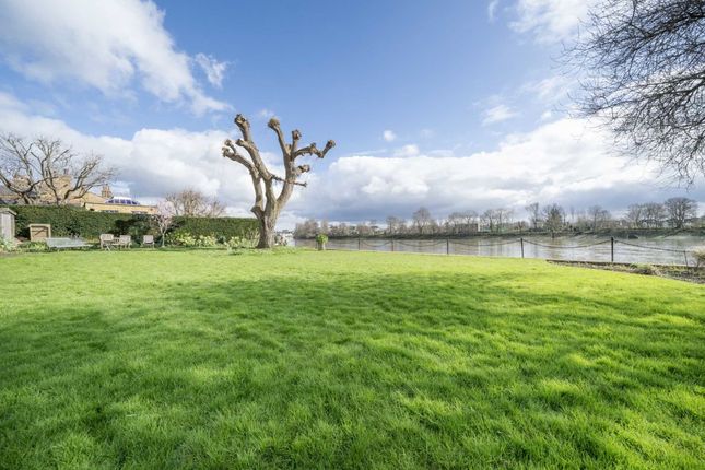 Terraced house for sale in Chiswick Mall, London