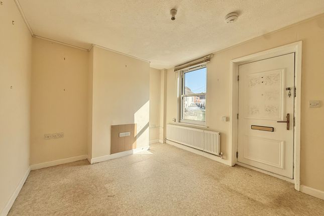 8, Swirles Place, Great Yarmouth photo 3