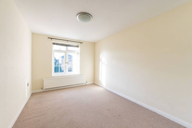 Flat for sale in Paul Gardens, East Croydon, Croydon