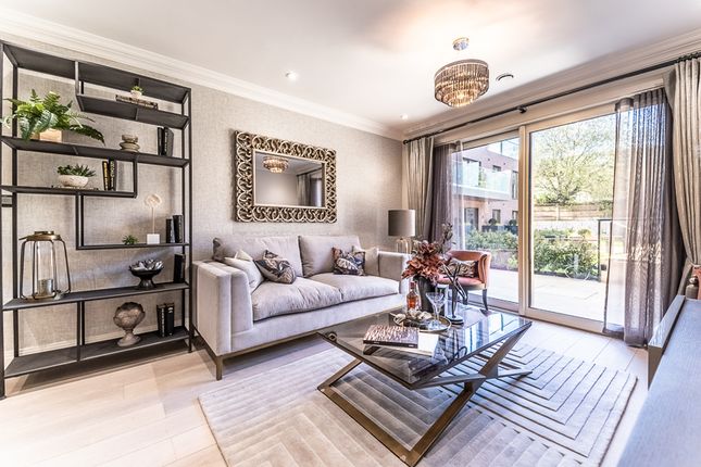 Flat for sale in Hillview Gardens, London