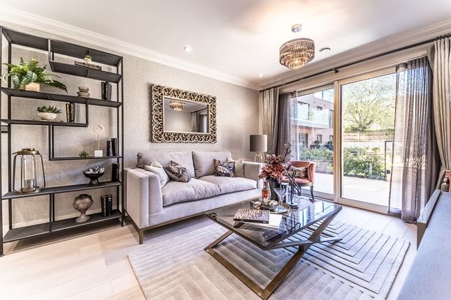 Thumbnail Flat for sale in Hillview Gardens, London