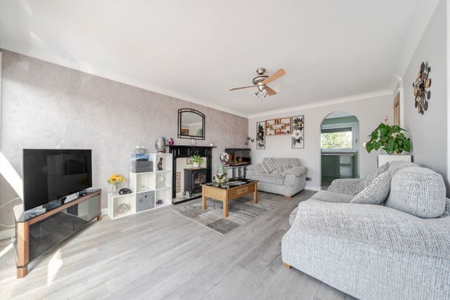 56, Gale Moor Avenue, Hampshire photo 4