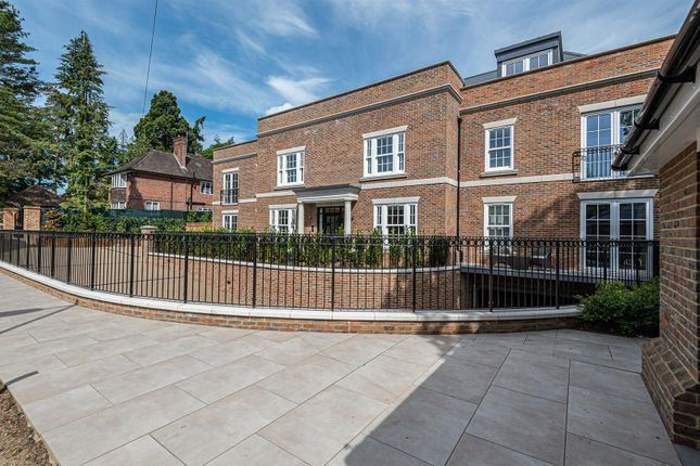 Flat for sale in Watford Road, Radlett