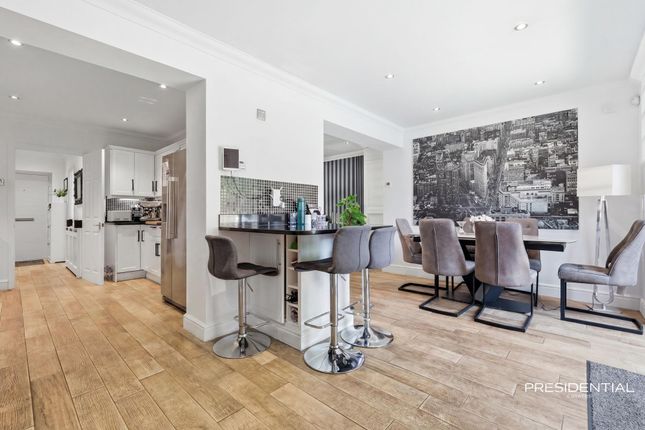 20 Castell Road, Loughton photo 2