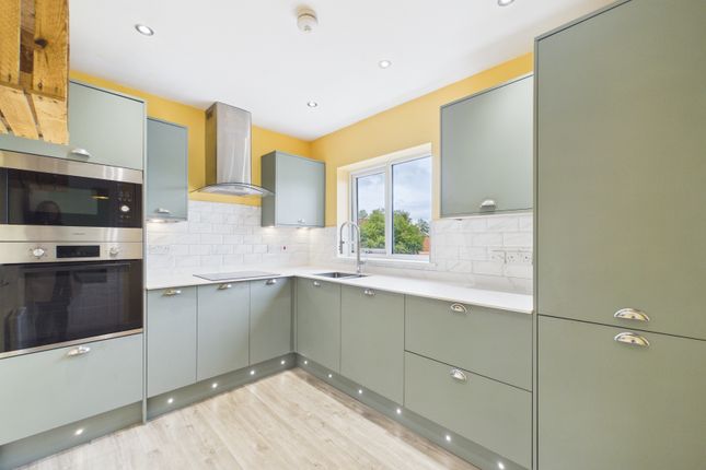 48b, Heol Llanishen Fach, Cardiff photo 4