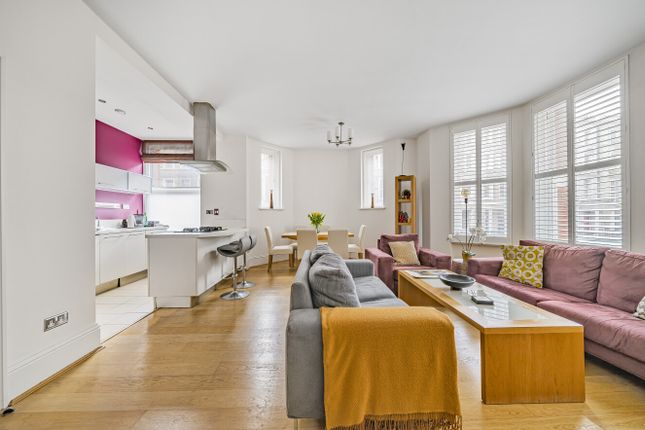 Flat for sale in Nevern Square, London