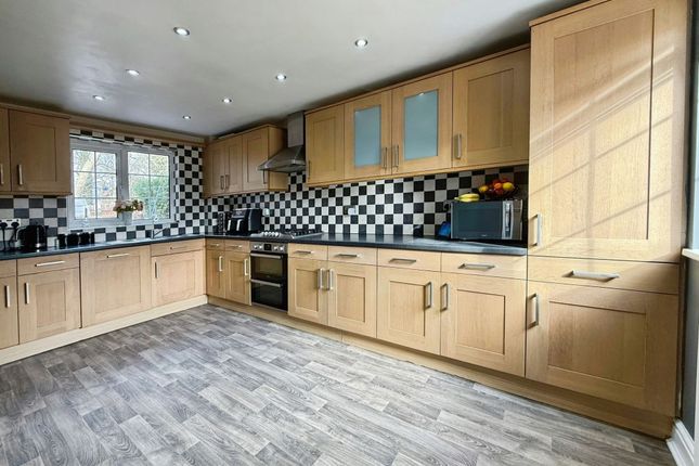 30 Royal Oak Drive, Telford photo 2