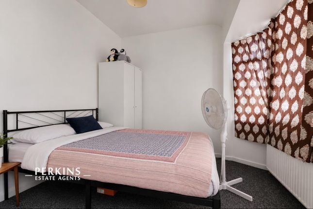 79, Westbury Avenue, Southall photo 5