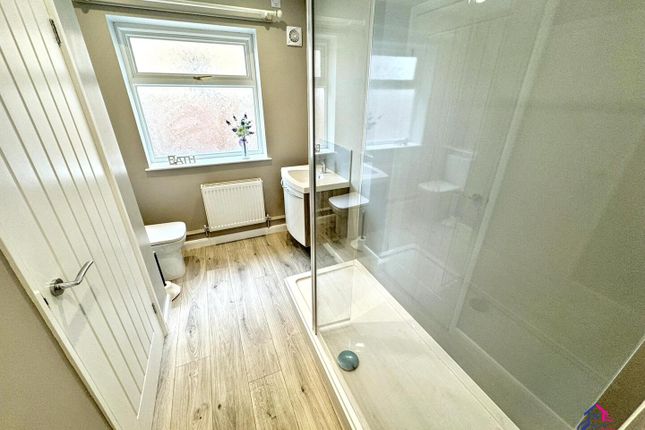 37, New Beacon Road, Grantham photo 5