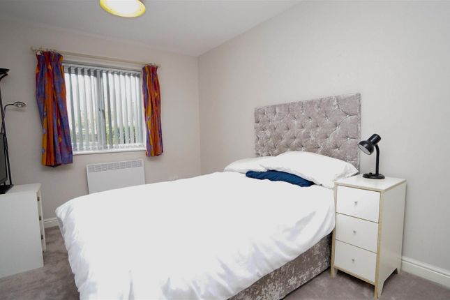 Flat to rent in Kerry Court, Horsforth, Leeds