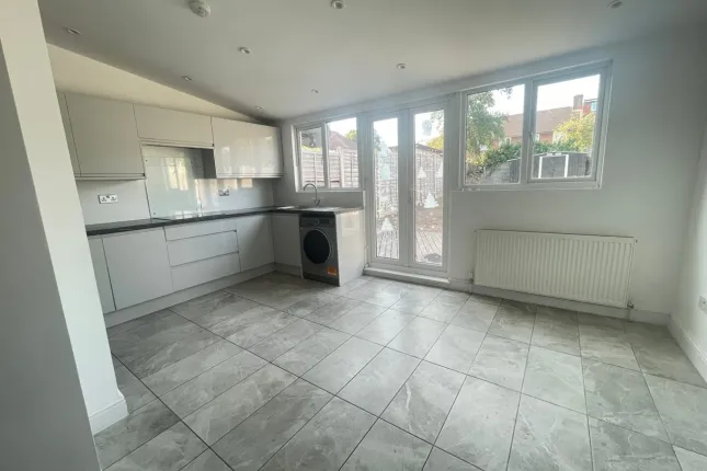 Treswell Road, Dagenham photo 5