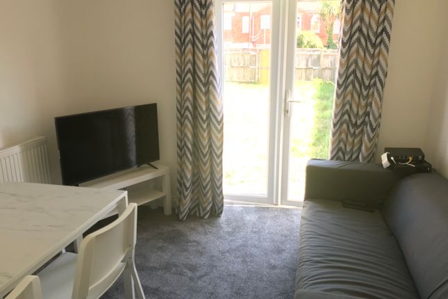 Room 1, 15, Richville Road, Southampton photo 3