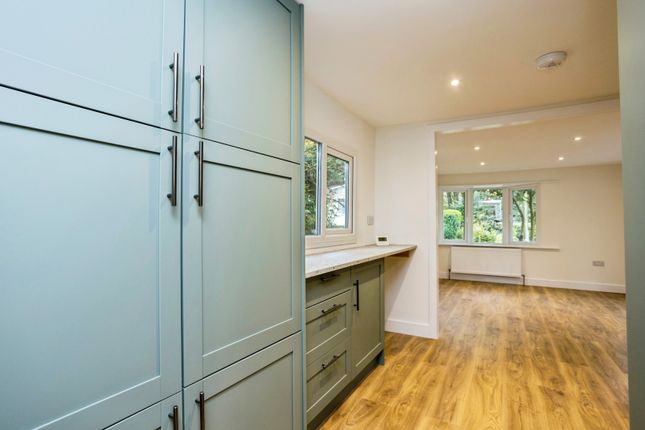 7, Nuthatch Way, Turners Hill photo 3