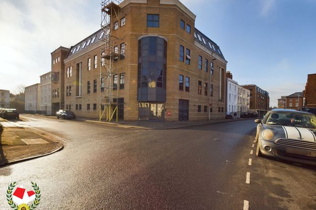 1-bed flat on Fitzalan House, Park Road, Gloucester GL1, £120,000