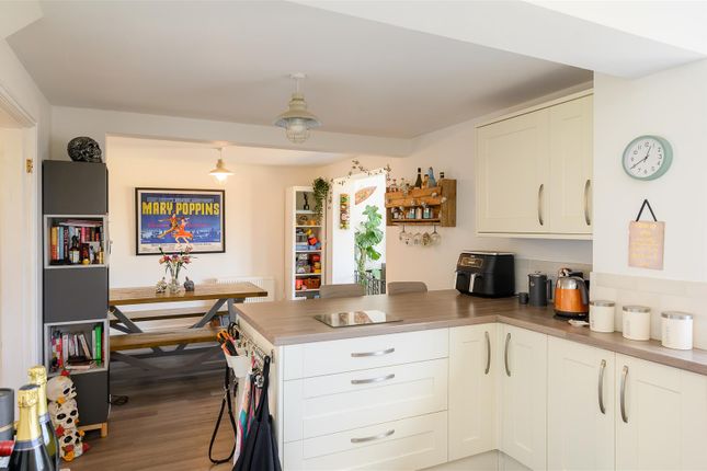 18, Riverside Close, York photo 2