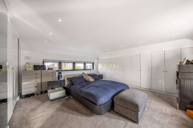 Thumbnail Detached house for sale in Russell Hill Road, Purley