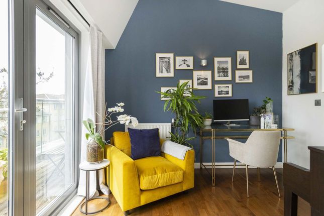 Flat 7, 21, Richmond Road, London photo 4