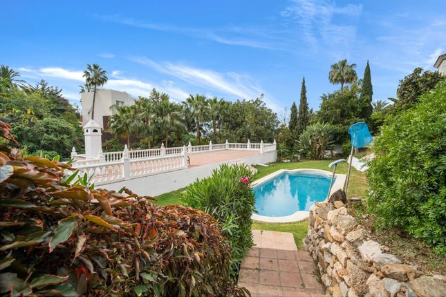 Villa for sale in El Rosario, Marbella East, Marbella