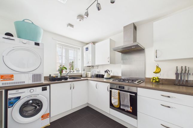 22 Catch Yard Road, Towcester photo 3