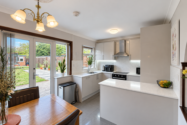 22, Marvell Avenue, Hayes photo 4